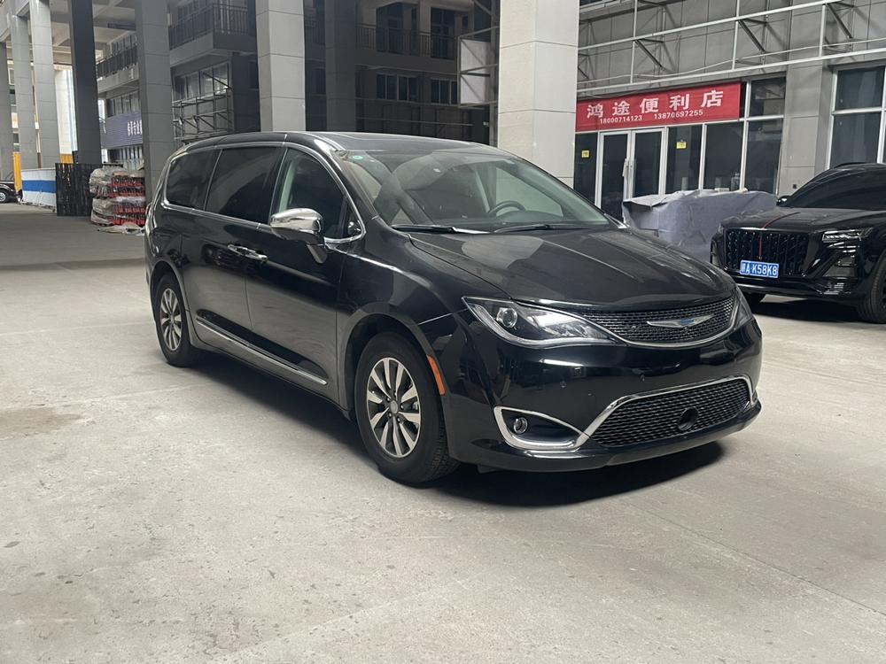 Chrysler Grand Voyager PHEV (Import)