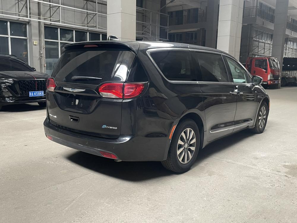 Chrysler Grand Voyager PHEV (Import)