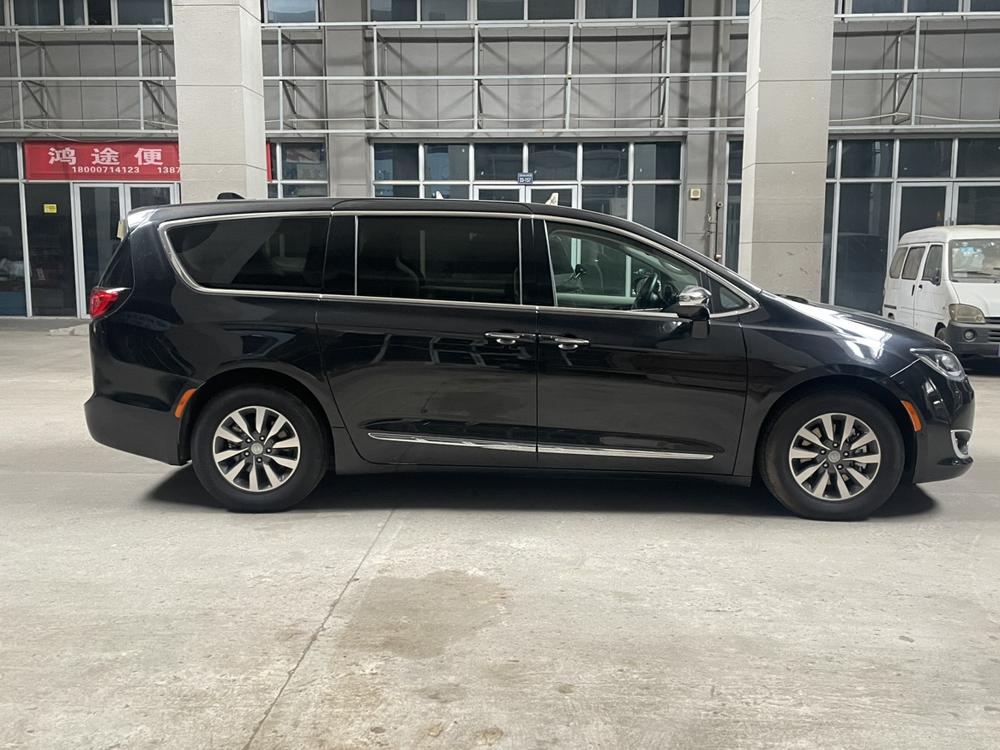 Chrysler Grand Voyager PHEV (Import)