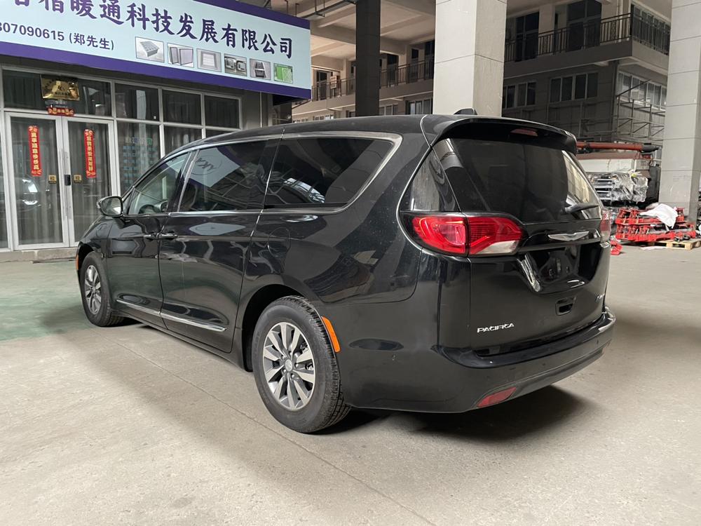 Chrysler Grand Voyager PHEV (Import)