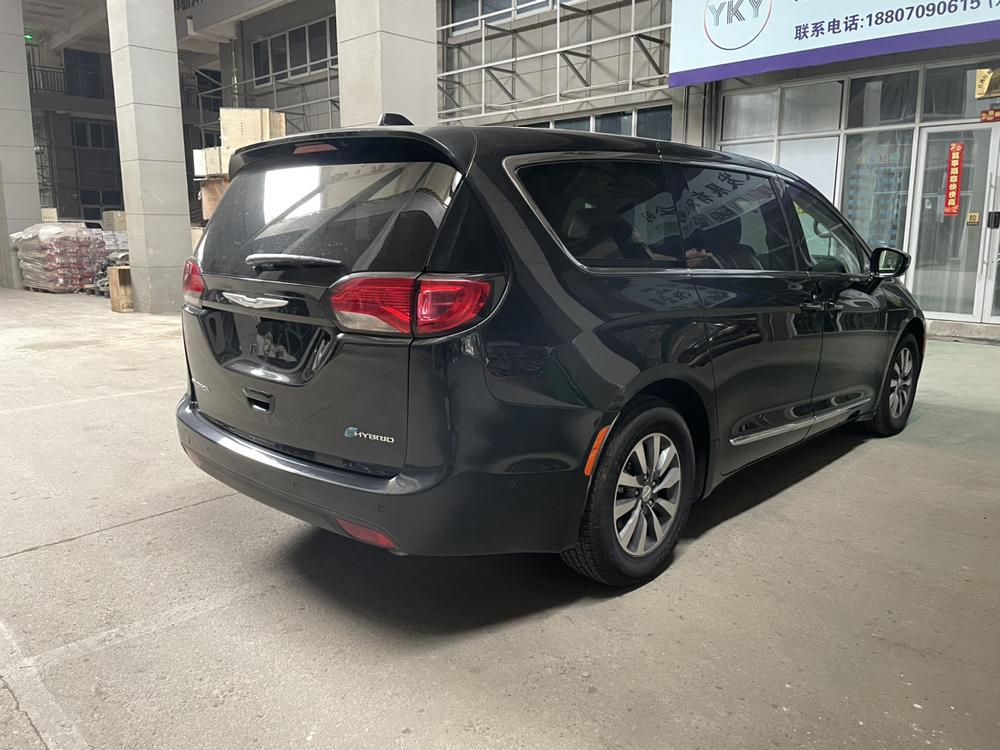 Chrysler Grand Voyager PHEV (Import)