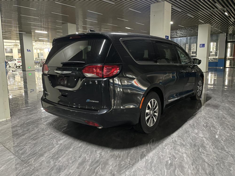 Chrysler Grand Voyager PHEV (Import)