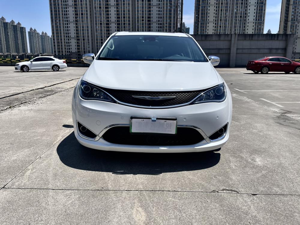 Chrysler Grand Voyager PHEV (Import)