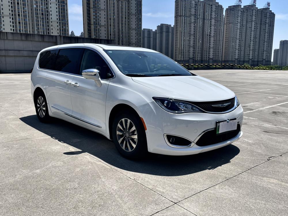 Chrysler Grand Voyager PHEV (Import)