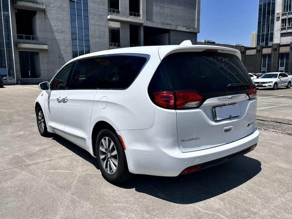 Chrysler Grand Voyager PHEV (Import)