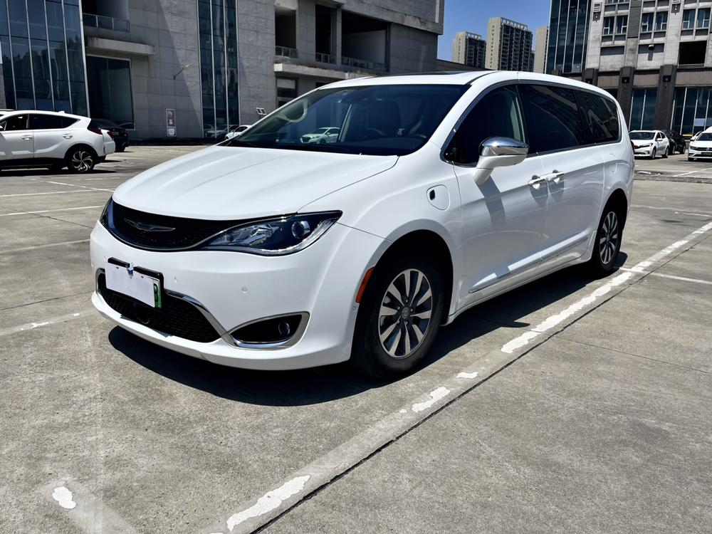 Chrysler Grand Voyager PHEV (Import)