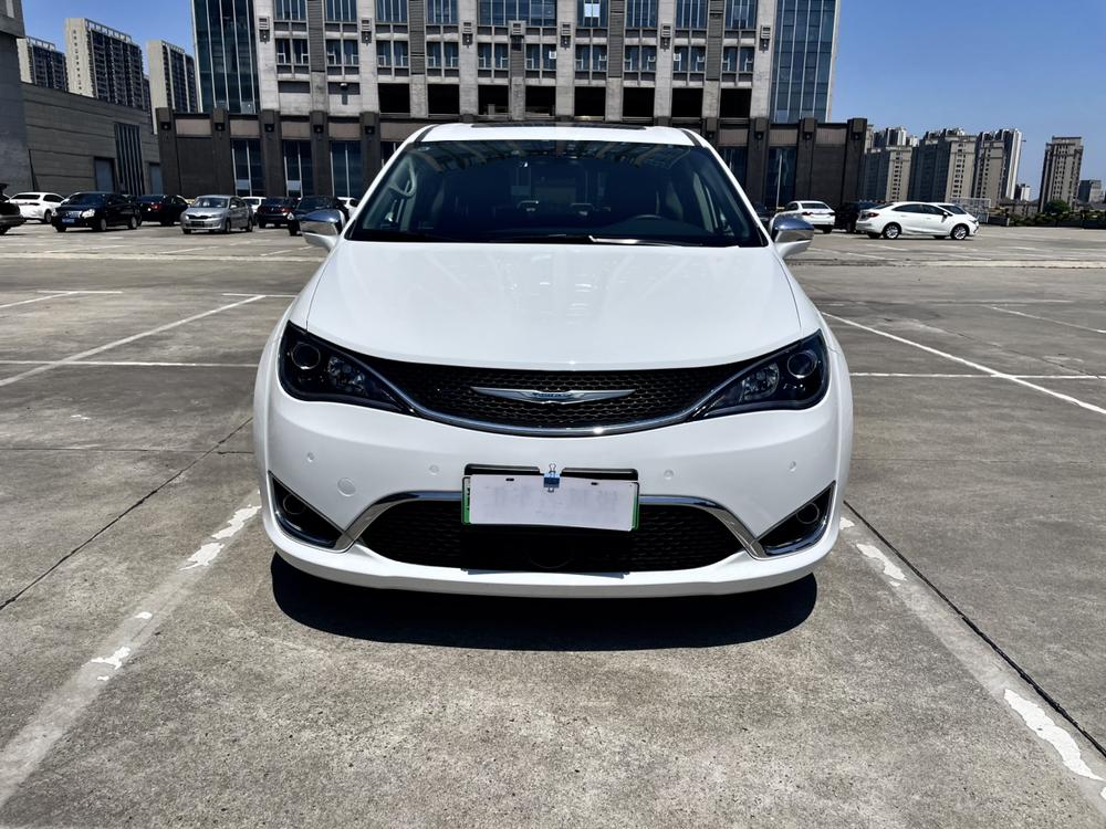 Chrysler Grand Voyager PHEV (Import)