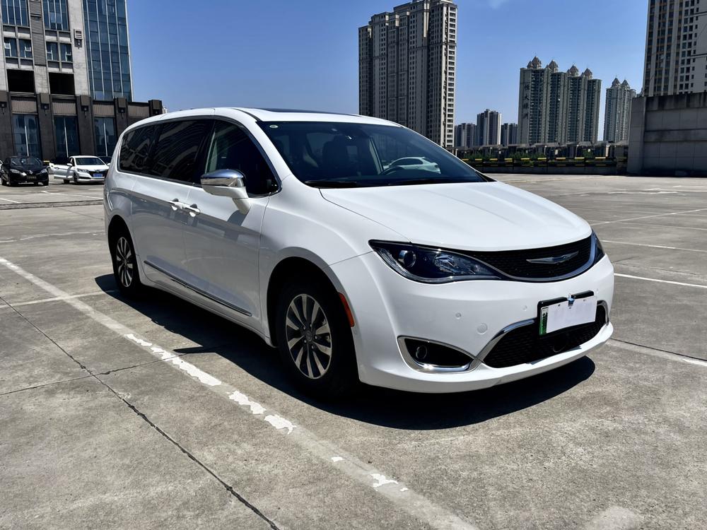 Chrysler Grand Voyager PHEV (Import)
