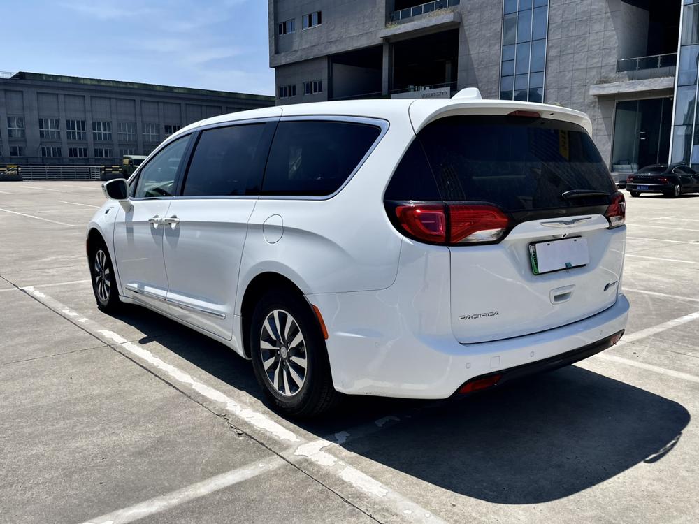 Chrysler Grand Voyager PHEV (Import)