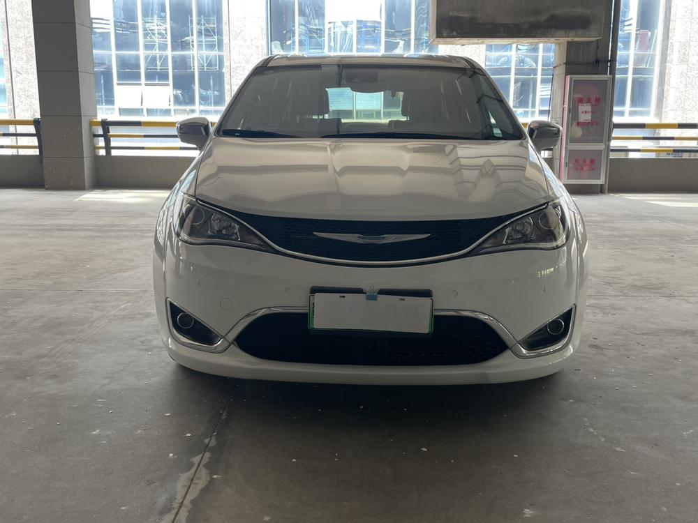 Chrysler Grand Voyager PHEV (Import)