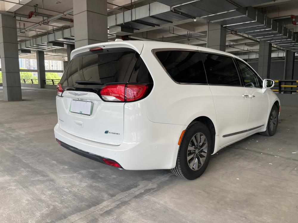 Chrysler Grand Voyager PHEV (Import)