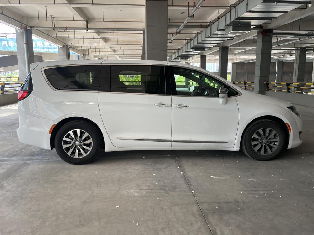 Chrysler Grand Voyager PHEV (Import)