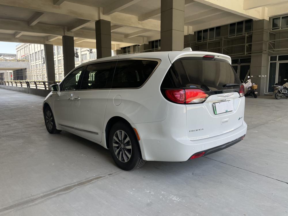 Chrysler Grand Voyager PHEV (Import)
