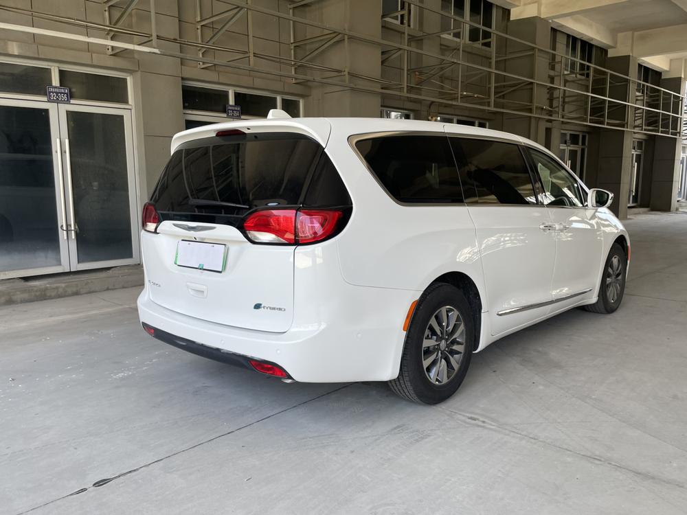 Chrysler Grand Voyager PHEV (Import)