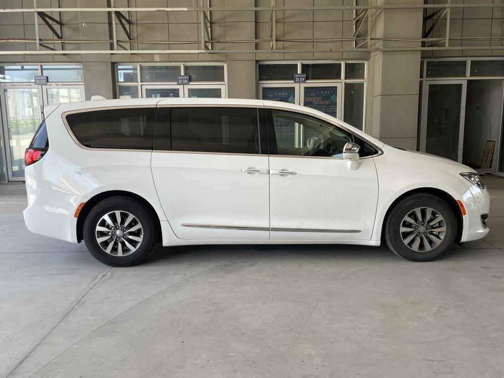 Chrysler Grand Voyager PHEV (Import)