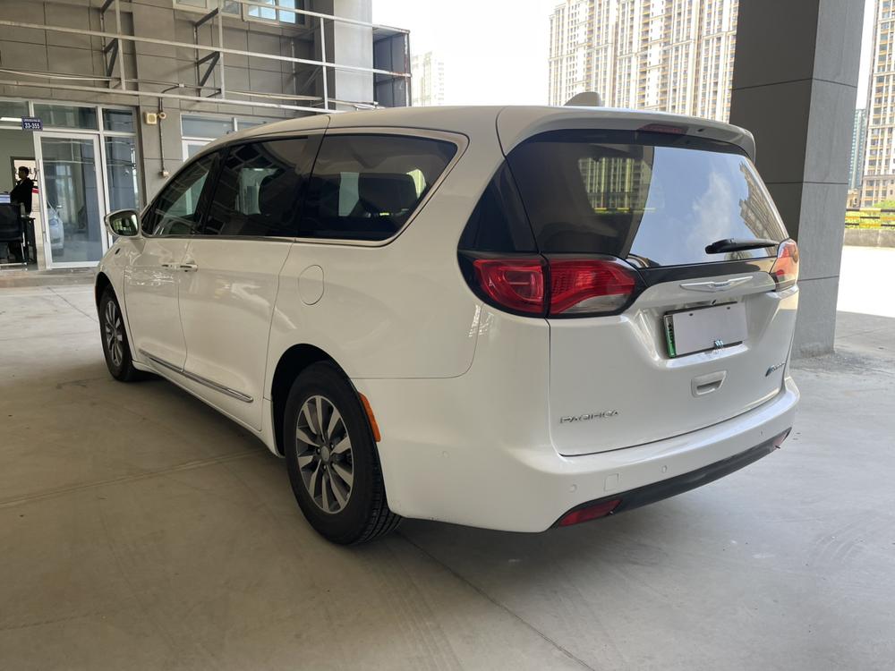 Chrysler Grand Voyager PHEV (Import)