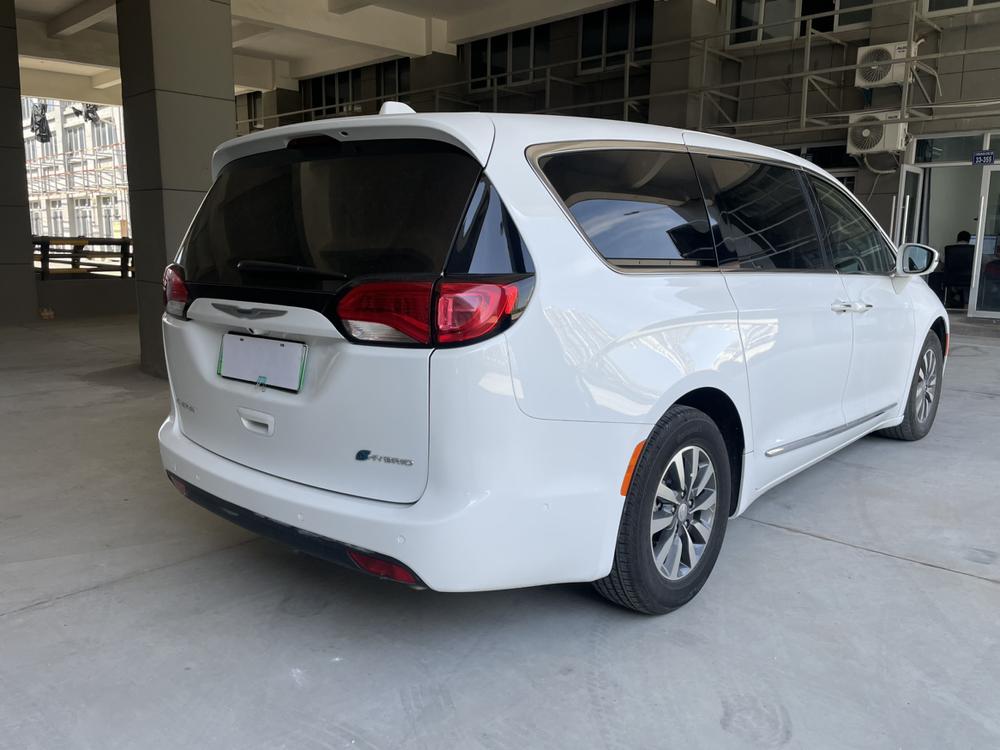 Chrysler Grand Voyager PHEV (Import)