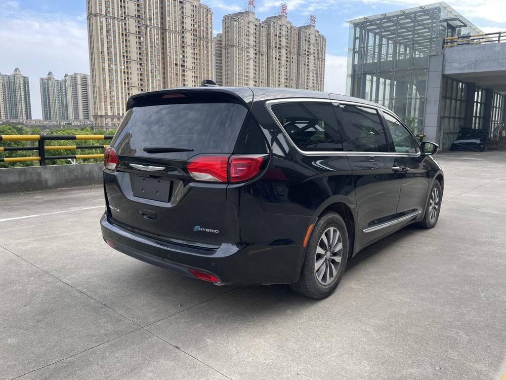 Chrysler Grand Voyager PHEV (Import)
