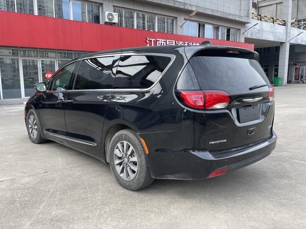 Chrysler Grand Voyager PHEV (Import)