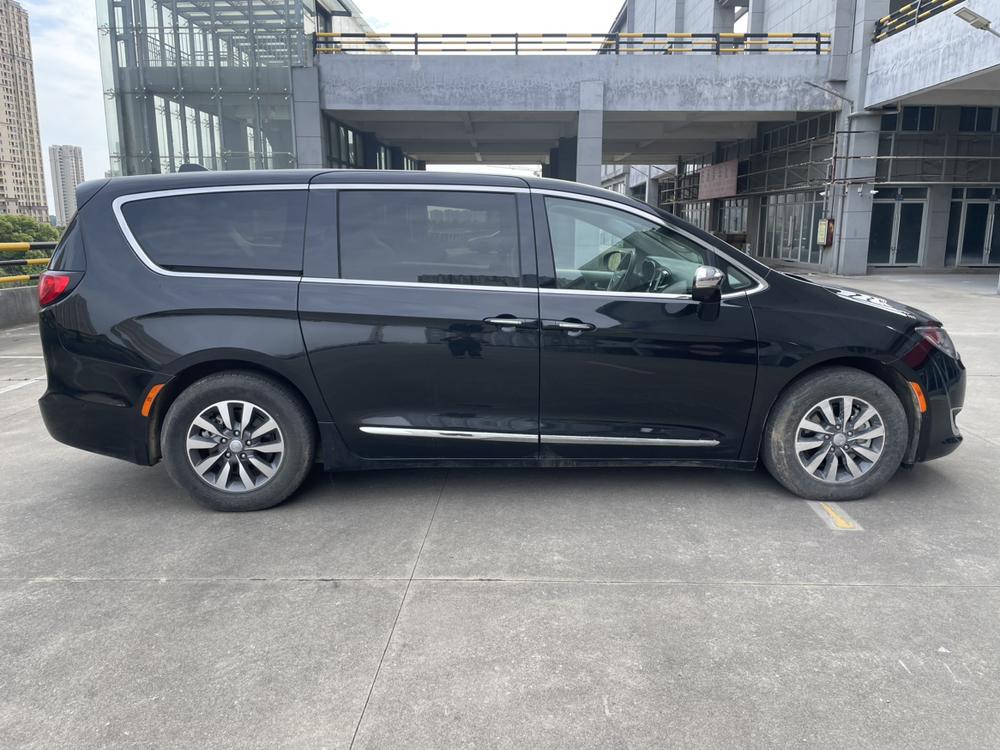 Chrysler Grand Voyager PHEV (Import)