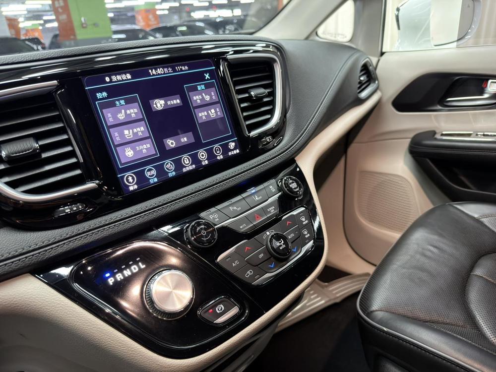 Chrysler Grand Voyager PHEV (Import)