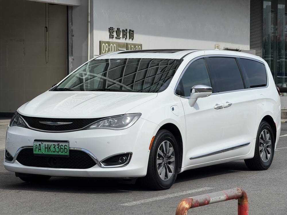 Chrysler Grand Voyager PHEV (Import)