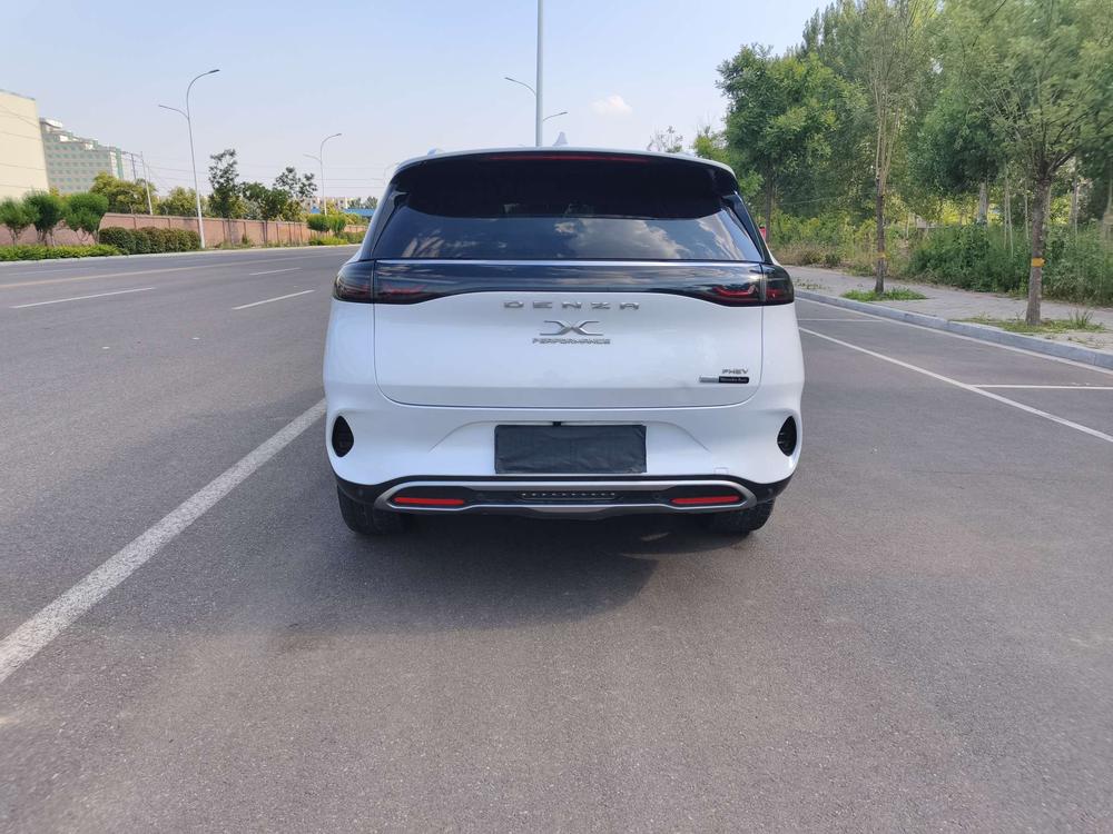 Denza Denza X PHEV