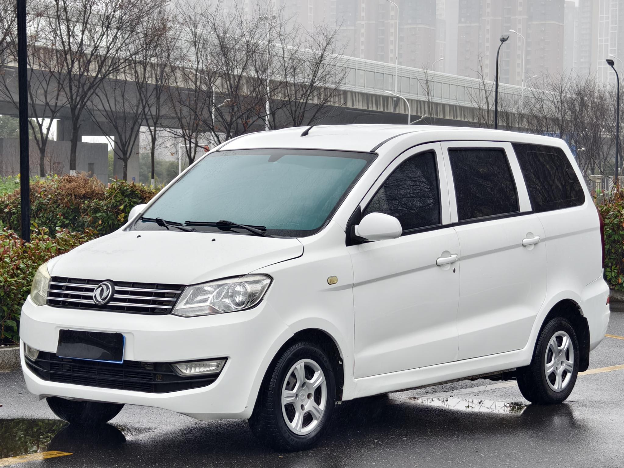 Dongfeng Fengguang Fengon 330