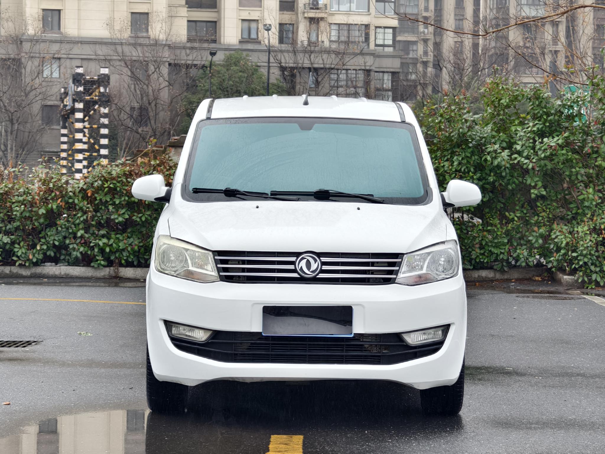 Dongfeng Fengguang Fengon 330