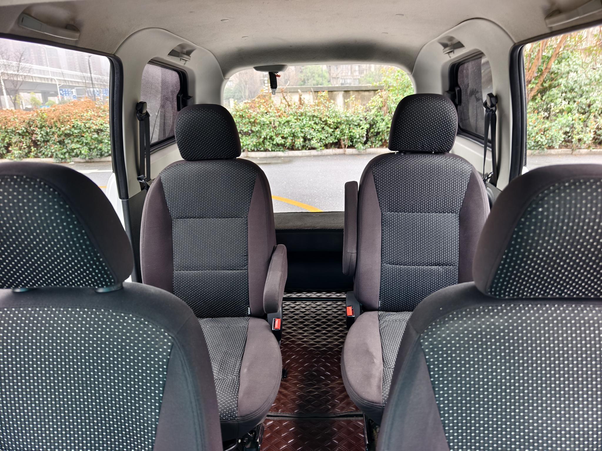 Dongfeng Fengguang Fengon 330