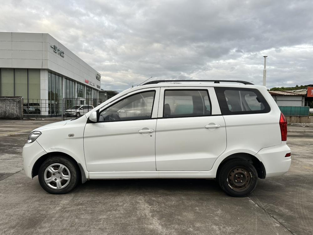 Dongfeng Fengguang Fengon 330