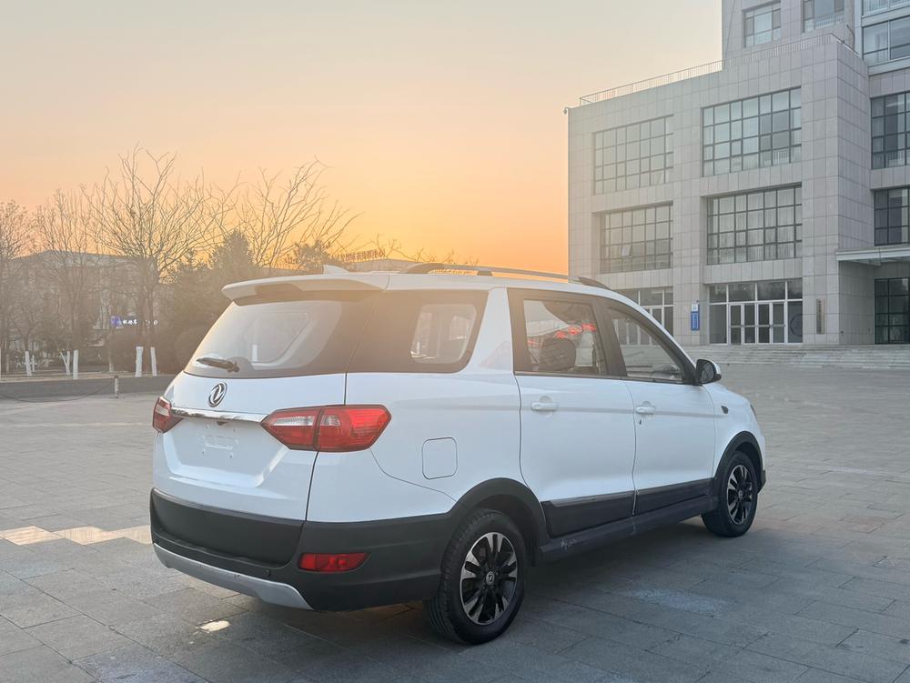 Dongfeng Fengguang Fengon 370