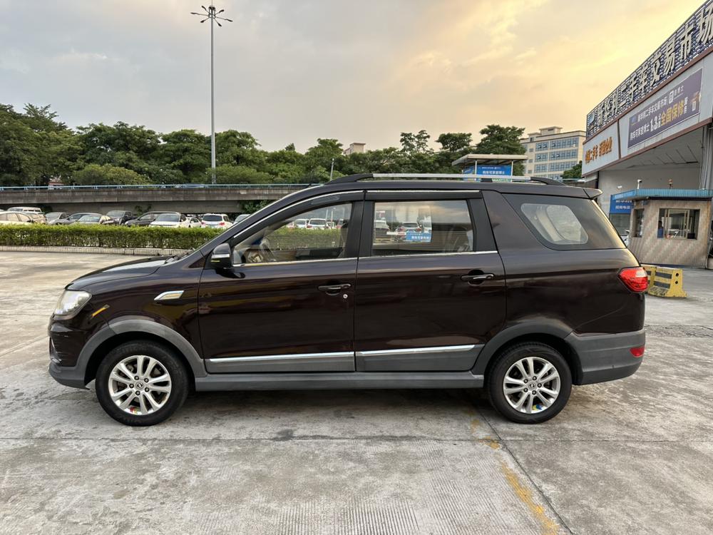Dongfeng Fengguang Fengon 370