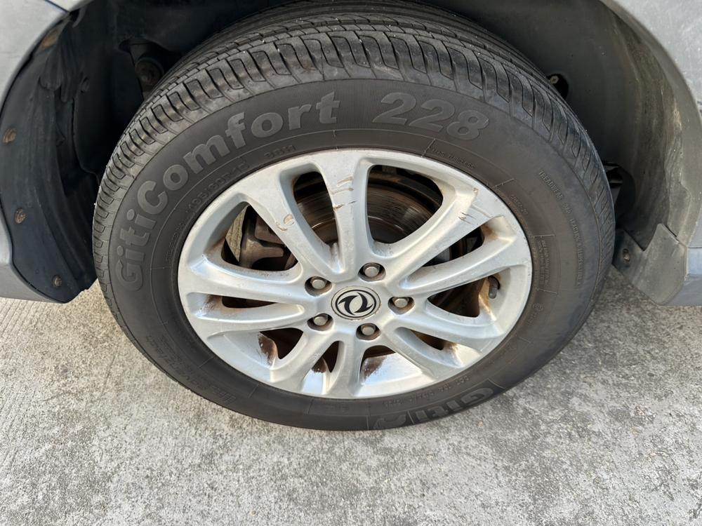 Dongfeng Fengguang Fengon 370