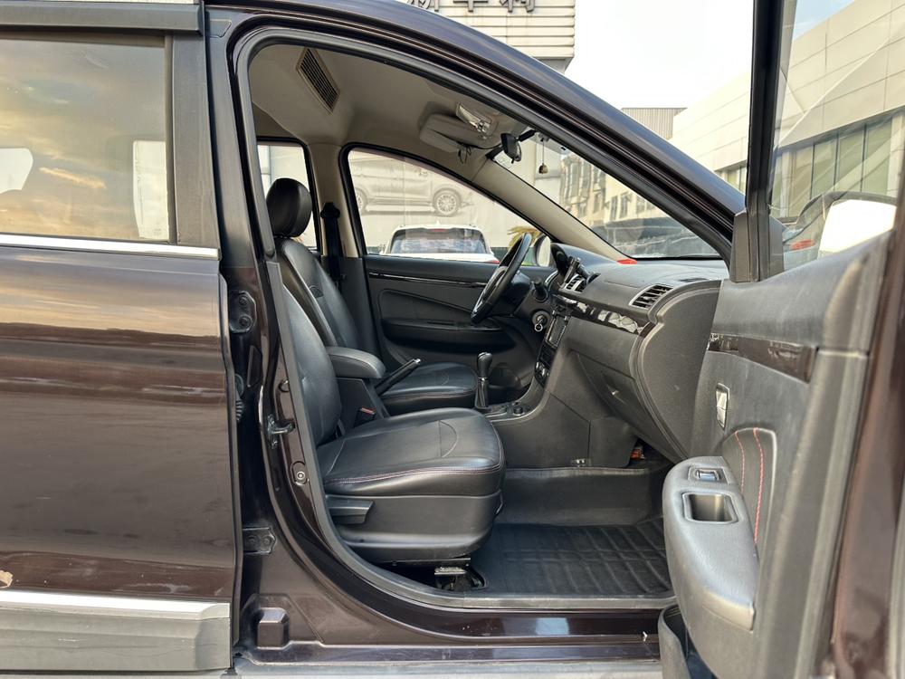 Dongfeng Fengguang Fengon 370