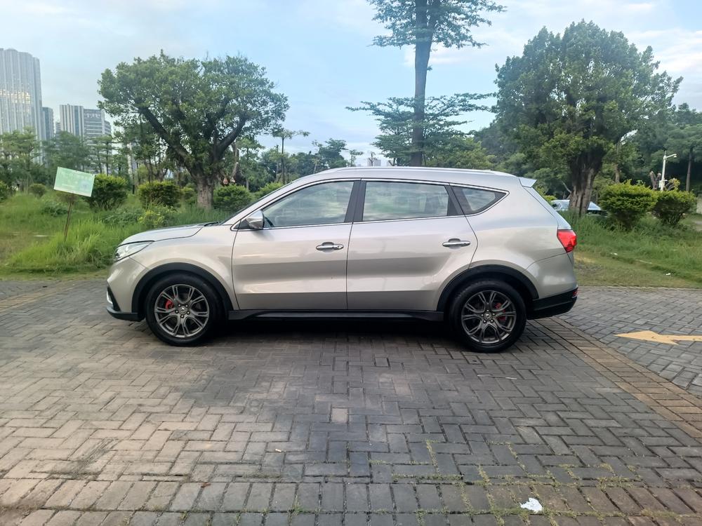 Dongfeng Fengguang Fengon 580