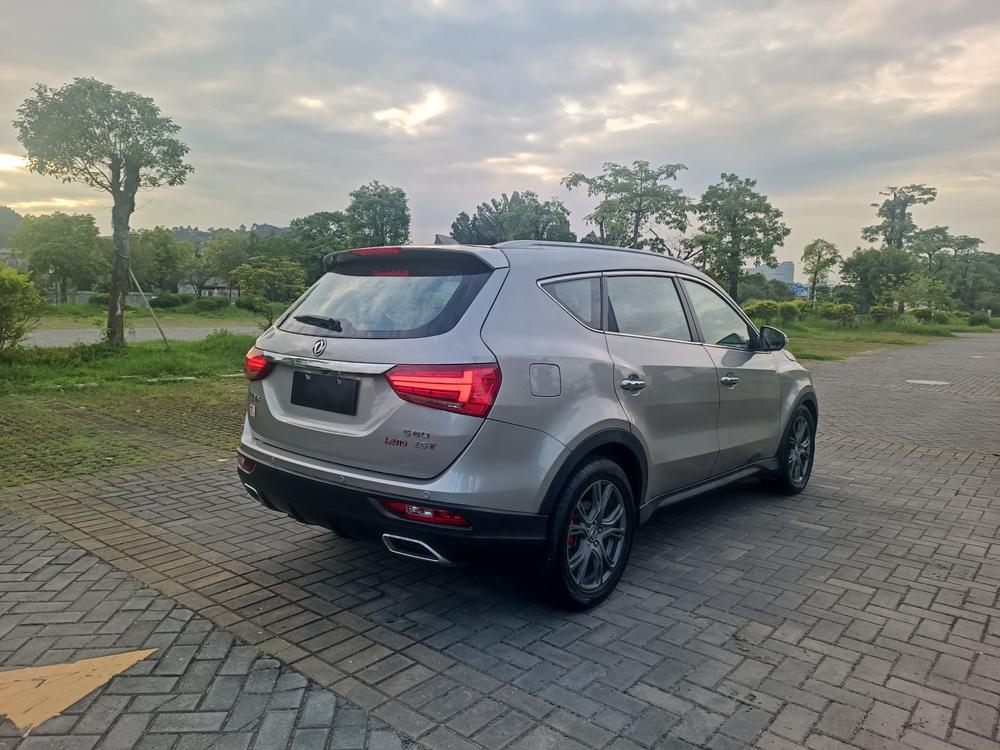 Dongfeng Fengguang Fengon 580