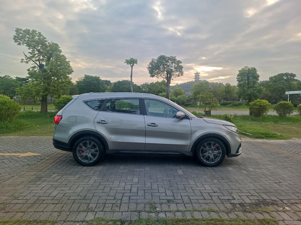 Dongfeng Fengguang Fengon 580