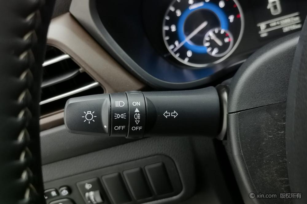 Dongfeng Fengguang Fengon S560