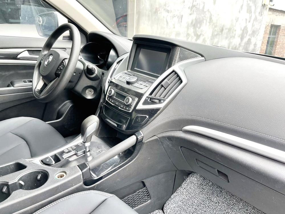Dongfeng Fengshen Dongfeng Fengshen AX7