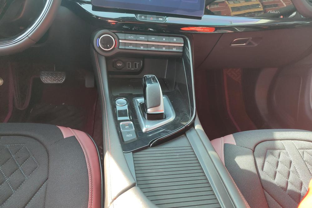 Dongfeng Fengshen Dongfeng Fengshen AX7