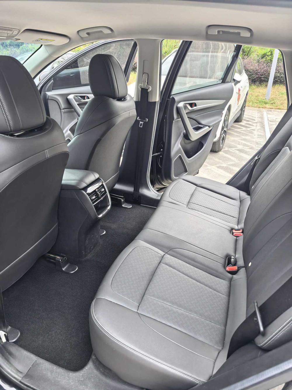 Dongfeng Fengshen Dongfeng Fengshen AX7