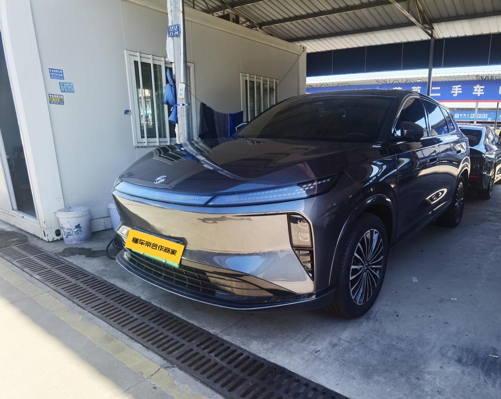 Dongfeng Fengshen Dongfeng Fengshen L8 PHEV