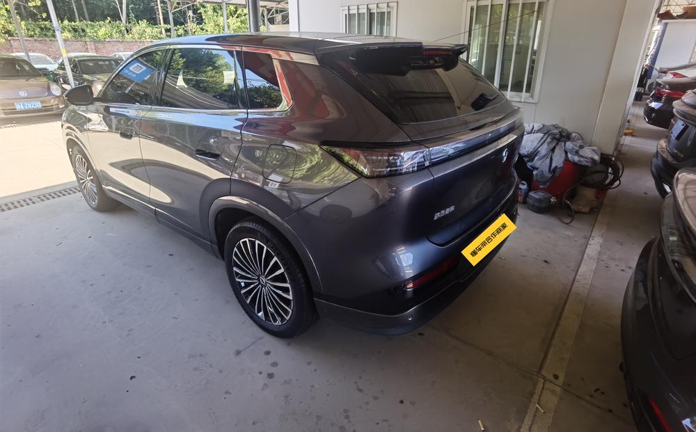 Dongfeng Fengshen Dongfeng Fengshen L8 PHEV