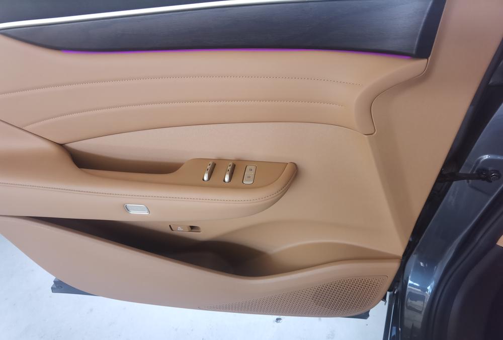 Dongfeng Fengshen Dongfeng Fengshen L8 PHEV