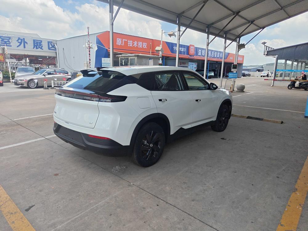 Dongfeng Fengshen Fengshen L7 EV