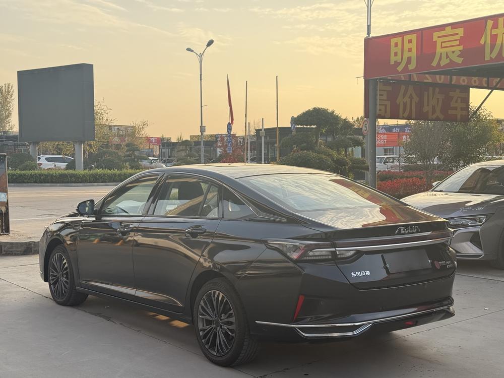 Dongfeng Fengshen Yixuan MAX