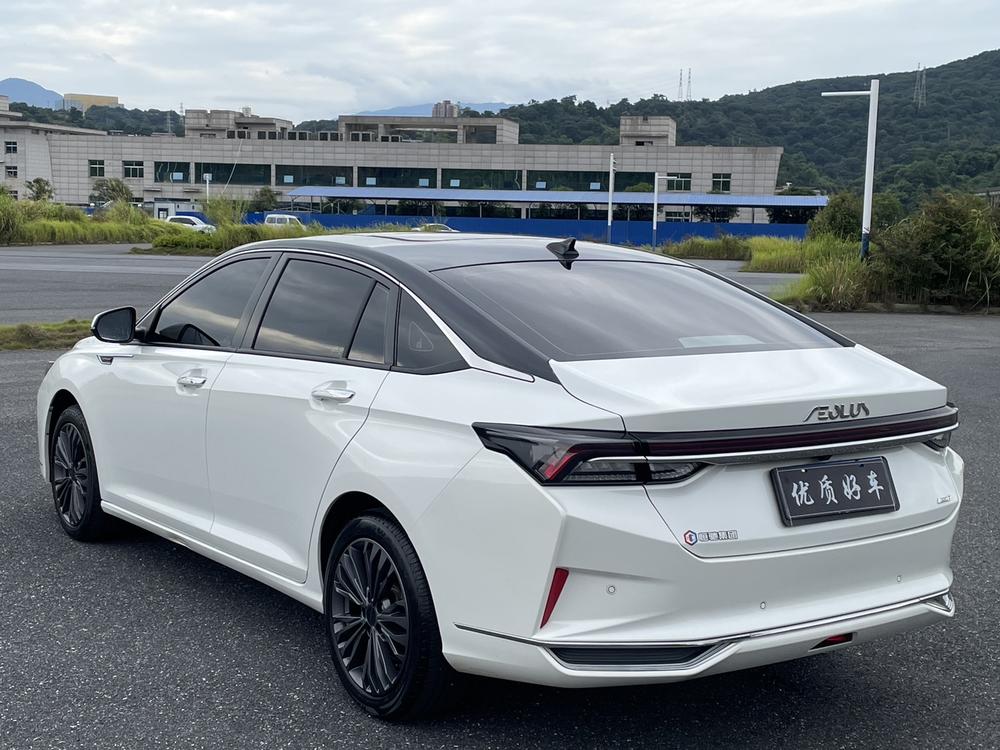 Dongfeng Fengshen Yixuan MAX
