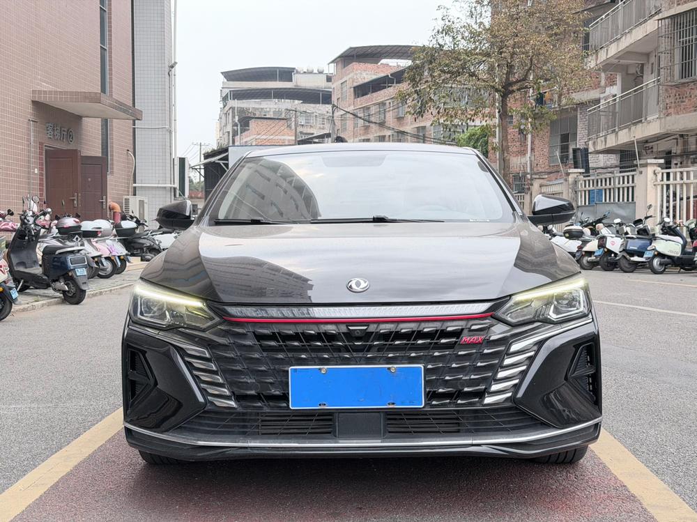 Dongfeng Fengshen Yixuan MAX