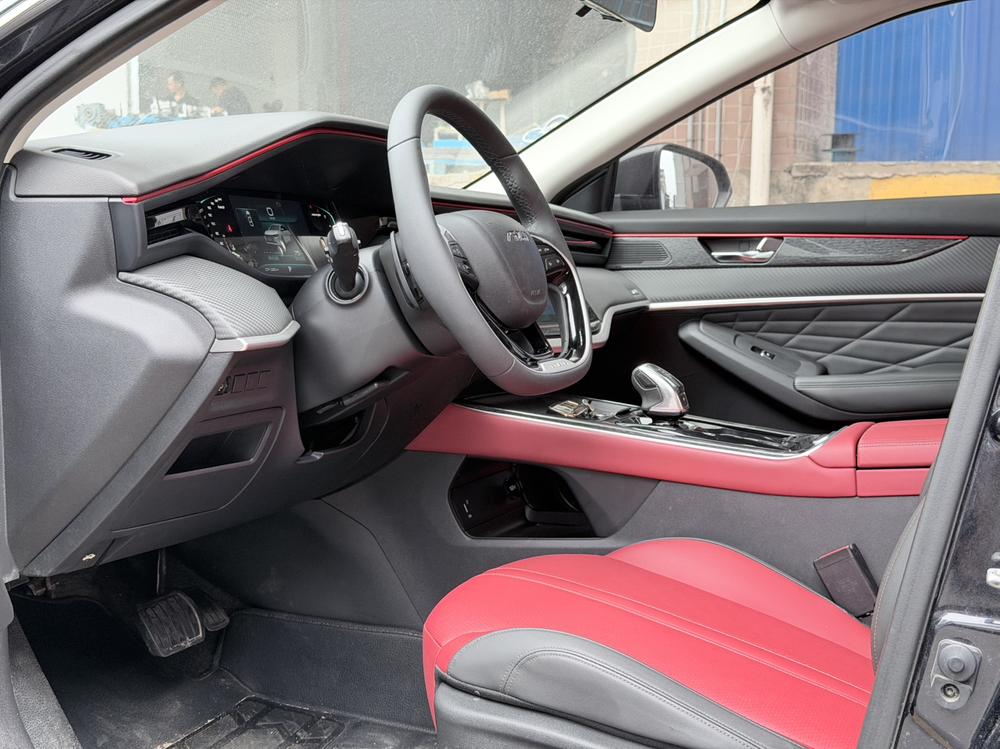 Dongfeng Fengshen Yixuan MAX